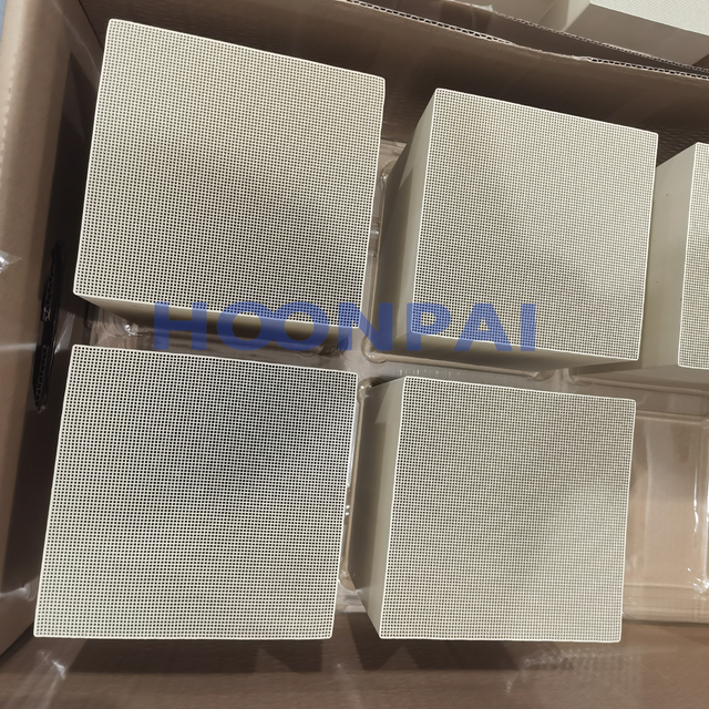 High Conversion Efficiency Ceramic Substrate Diesel Oxidation Catalyst for Commercial Vehicles