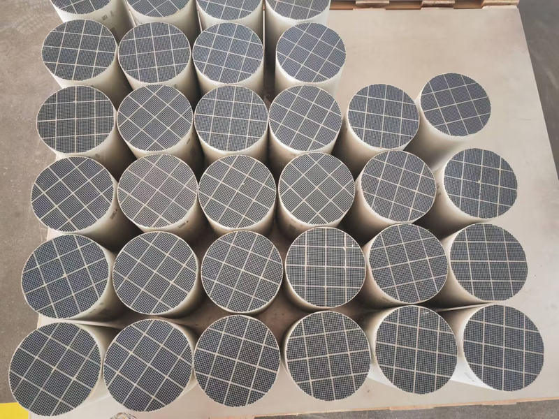 Euro6 SiC DPF Diesel Particulate Filter and Catalytic Converter for Cummins Truck Parts Exhaust System 